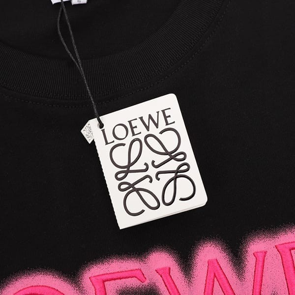 すぐ届くロエベ ネオン ロゴ入り コットン Tシャツ パチモン loo79322